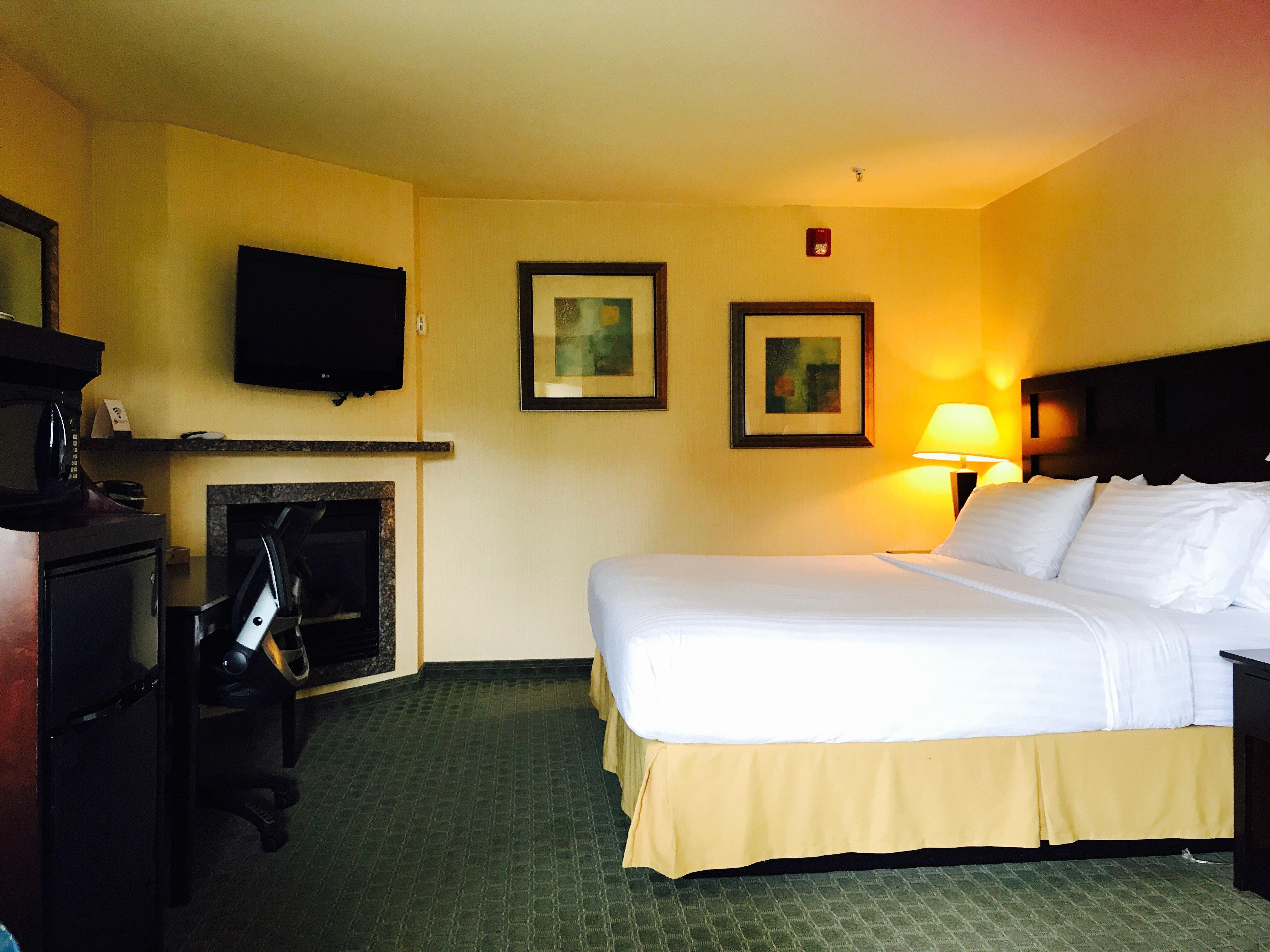 Holiday Inn Express Fort Bragg By Ihg Exteriör bild