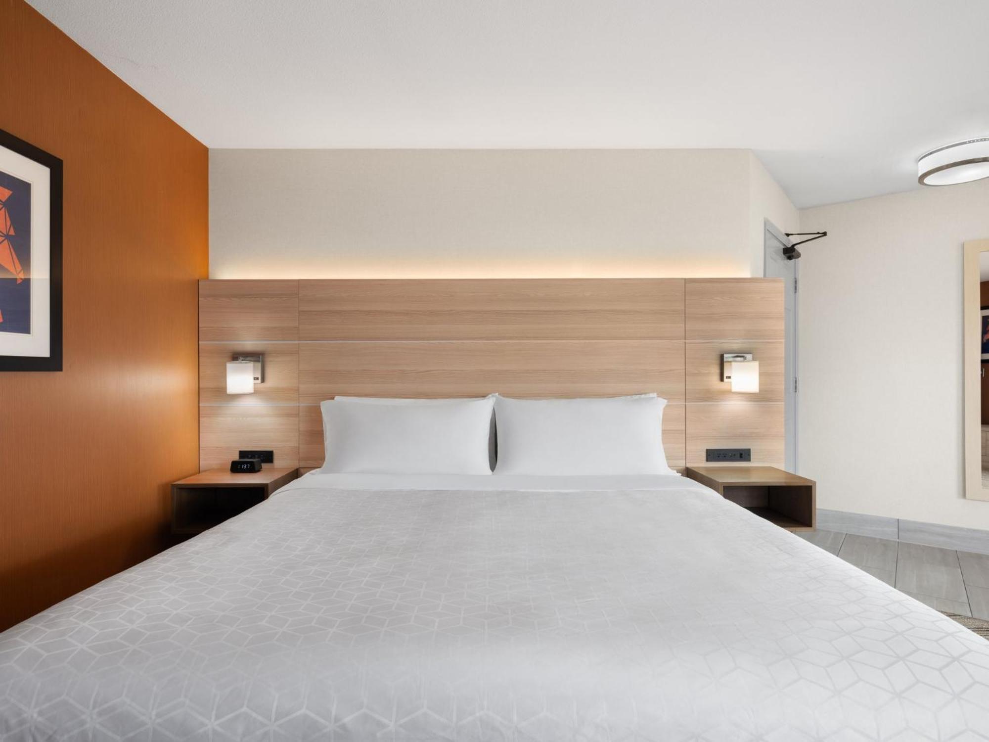 Holiday Inn Express Fort Bragg By Ihg Exteriör bild