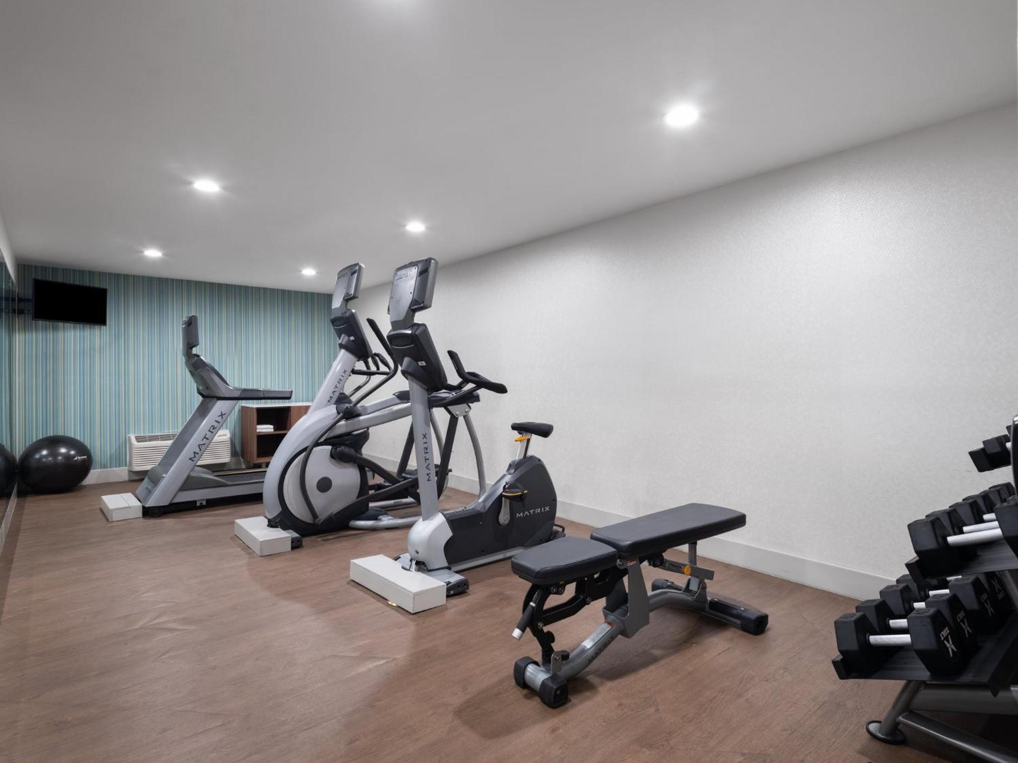 Holiday Inn Express Fort Bragg By Ihg Exteriör bild