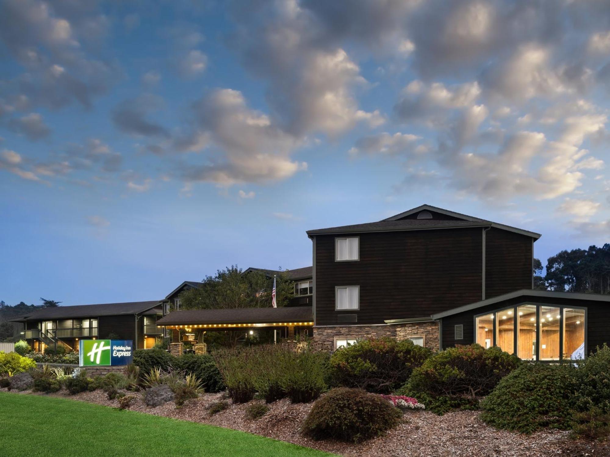 Holiday Inn Express Fort Bragg By Ihg Exteriör bild