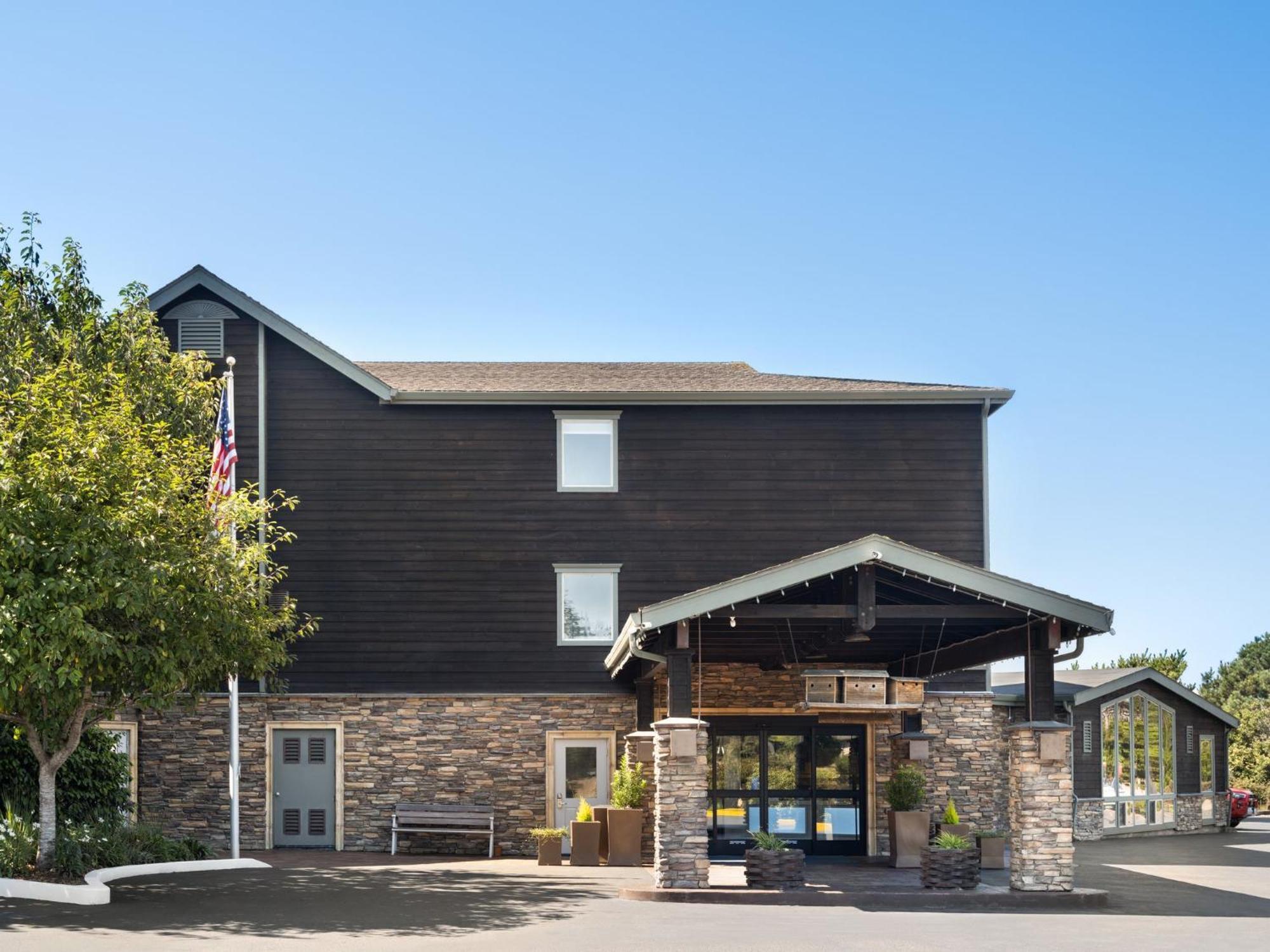 Holiday Inn Express Fort Bragg By Ihg Exteriör bild